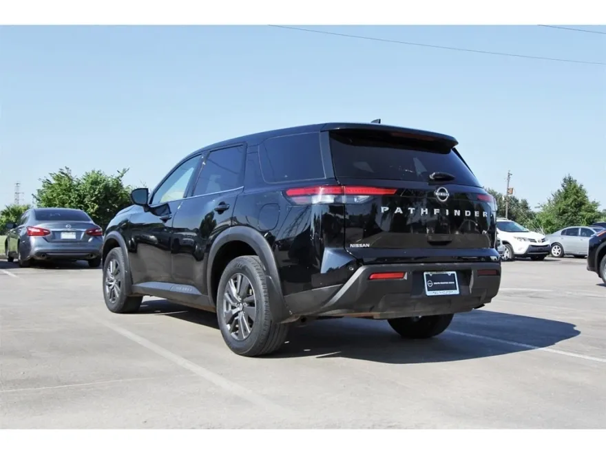 2024 Nissan Pathfinder S photo 1