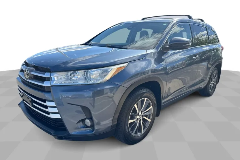 2017 Toyota Highlander SE photo 1