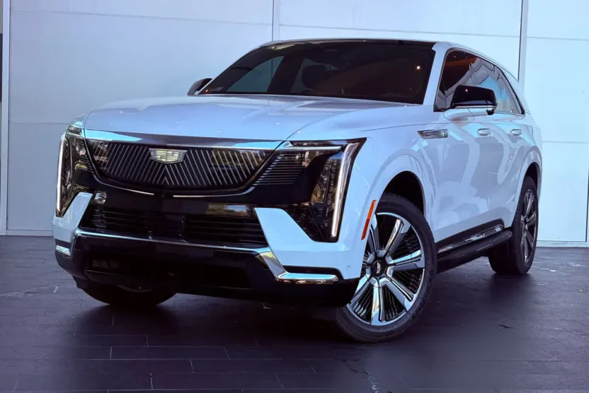 2025 Cadillac Escalade IQ Luxury photo 1