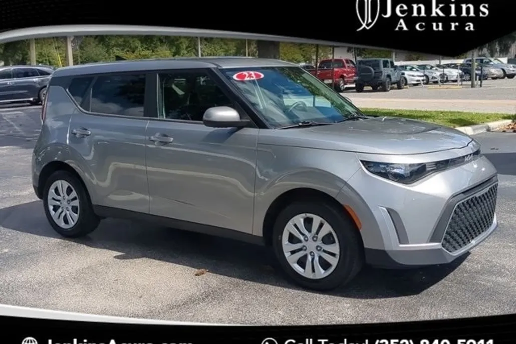 2023 Kia Soul LX photo 1