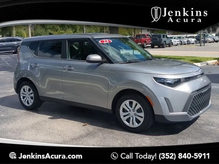 2023 Kia Soul LX photo 1