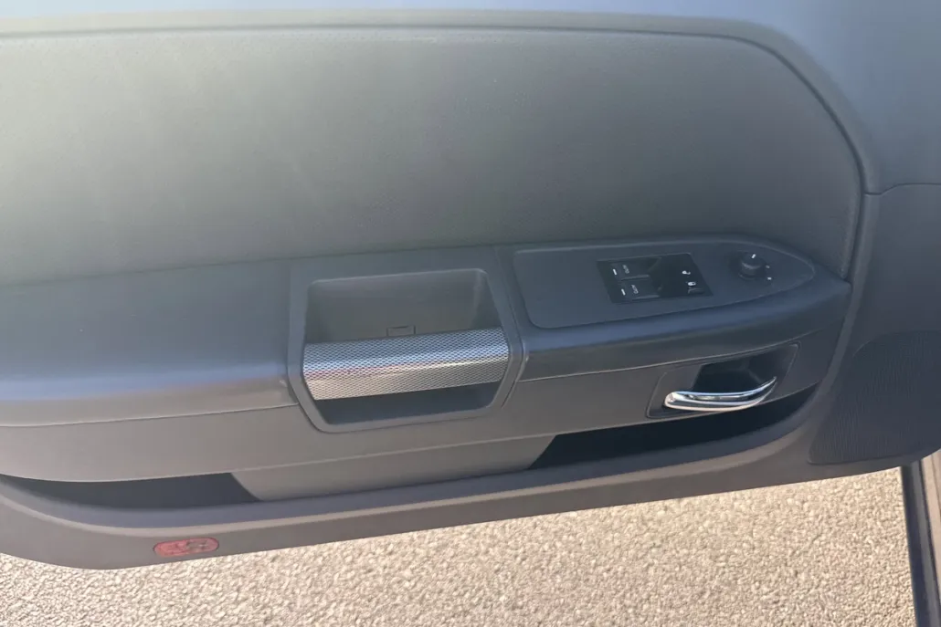 2012 Dodge Challenger R/T photo 1