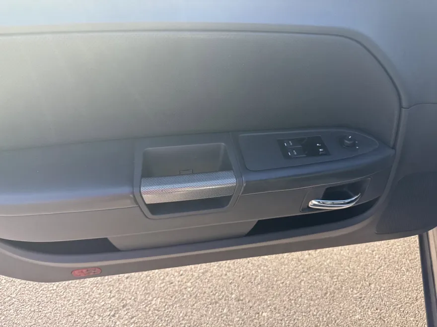 2012 Dodge Challenger R/T photo 1
