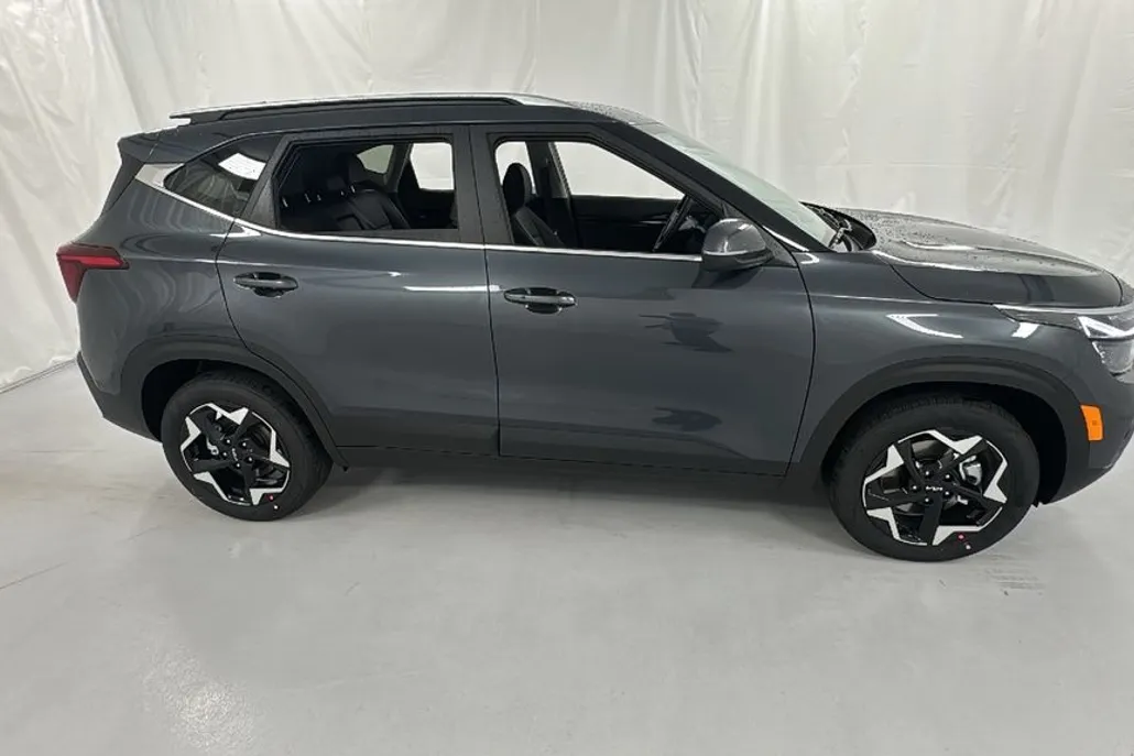 2026 Kia Seltos EX photo 1
