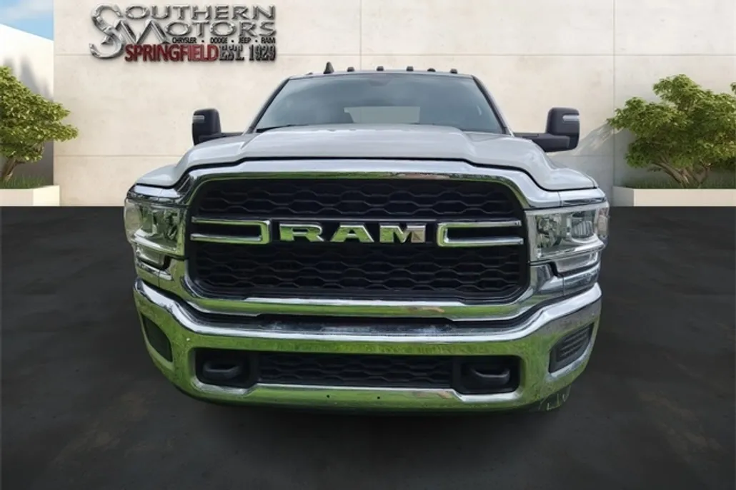 2023 Ram 3500 Tradesman photo 1