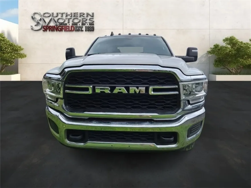 2023 Ram 3500 Tradesman photo 1