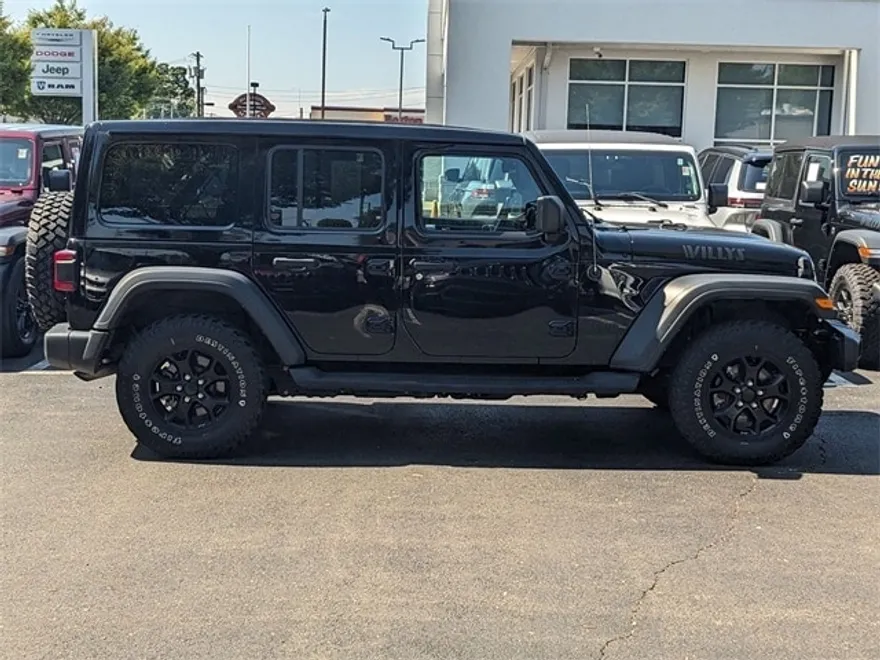 2022 Jeep Wrangler Unlimited Willys photo 1