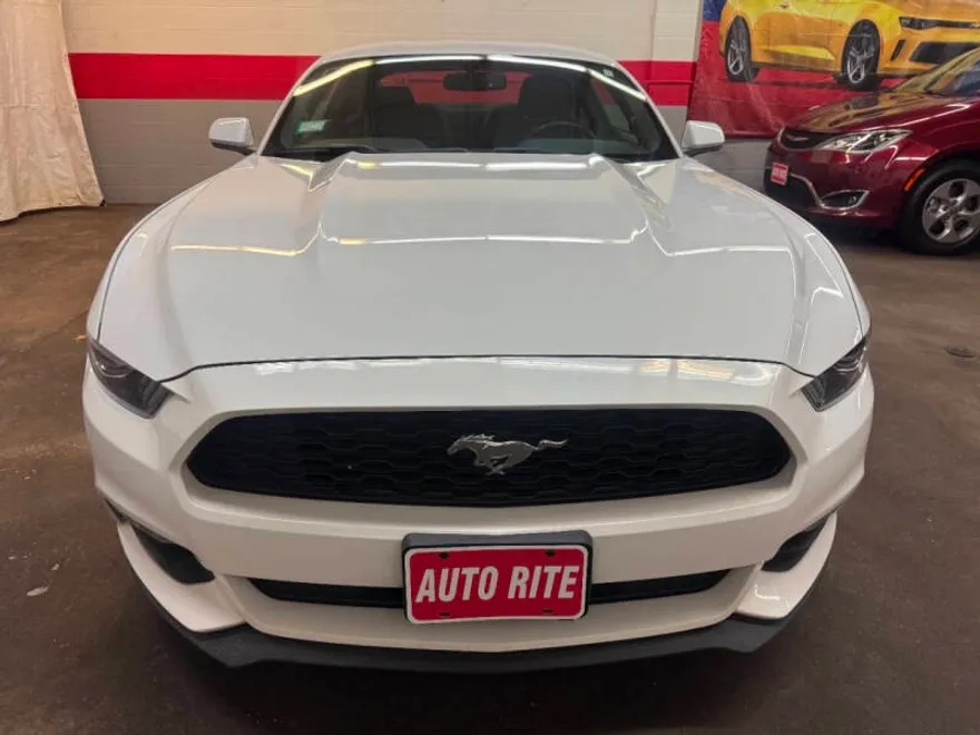 2017 Ford Mustang V6 photo 1