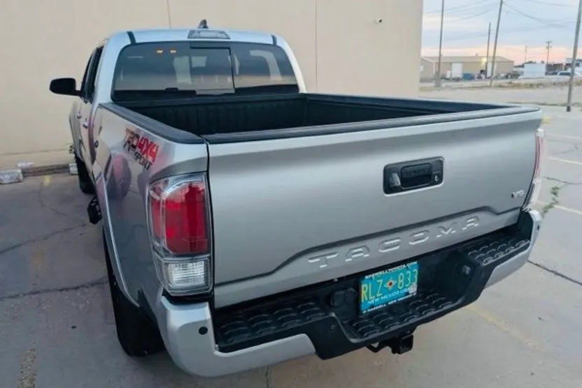2022 Toyota Tacoma SR5 photo 1