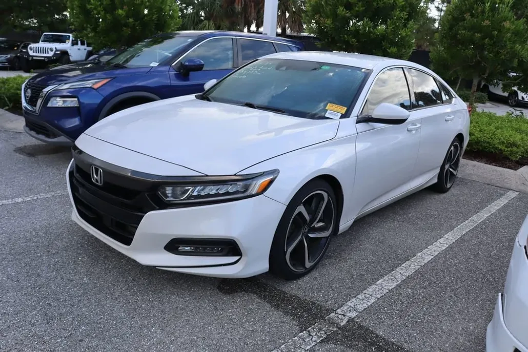 2019 Honda Accord Sport photo 1