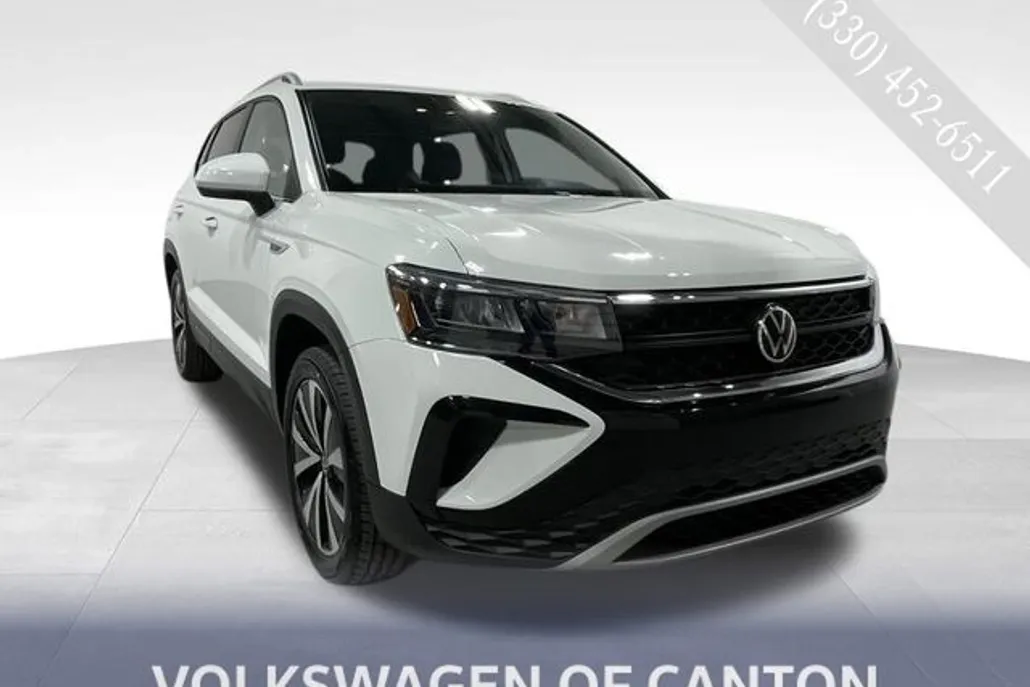 2022 Volkswagen Taos SE photo 1