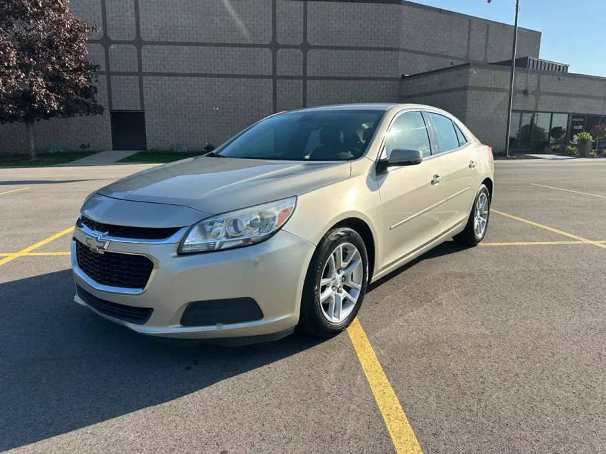 2014 Chevrolet Malibu 1LT photo 1