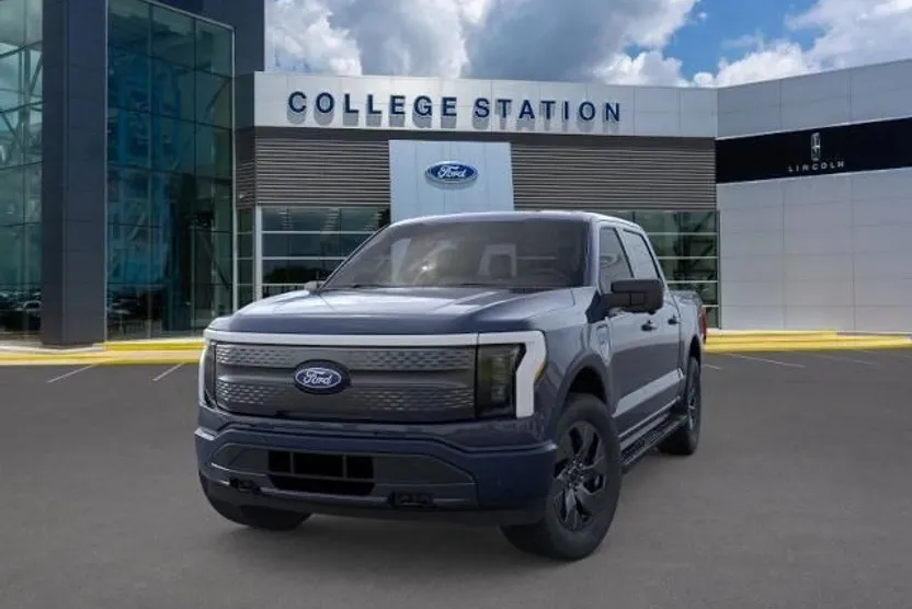 2025 Ford F-150 Lightning photo 1