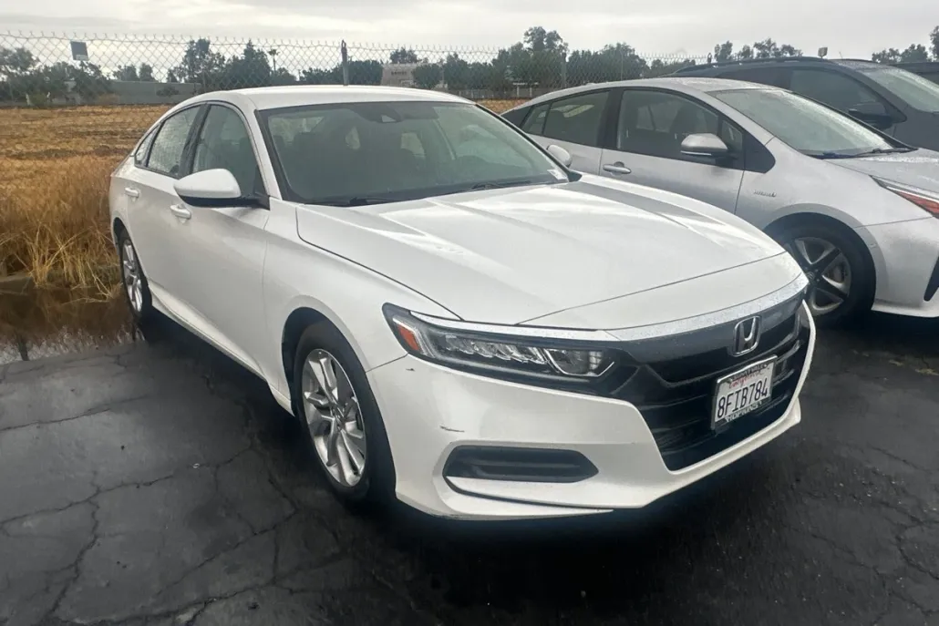 2018 Honda Accord LX photo 1