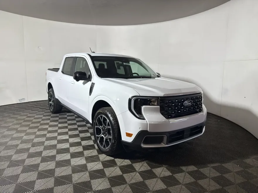 2025 Ford Maverick Lariat photo 1
