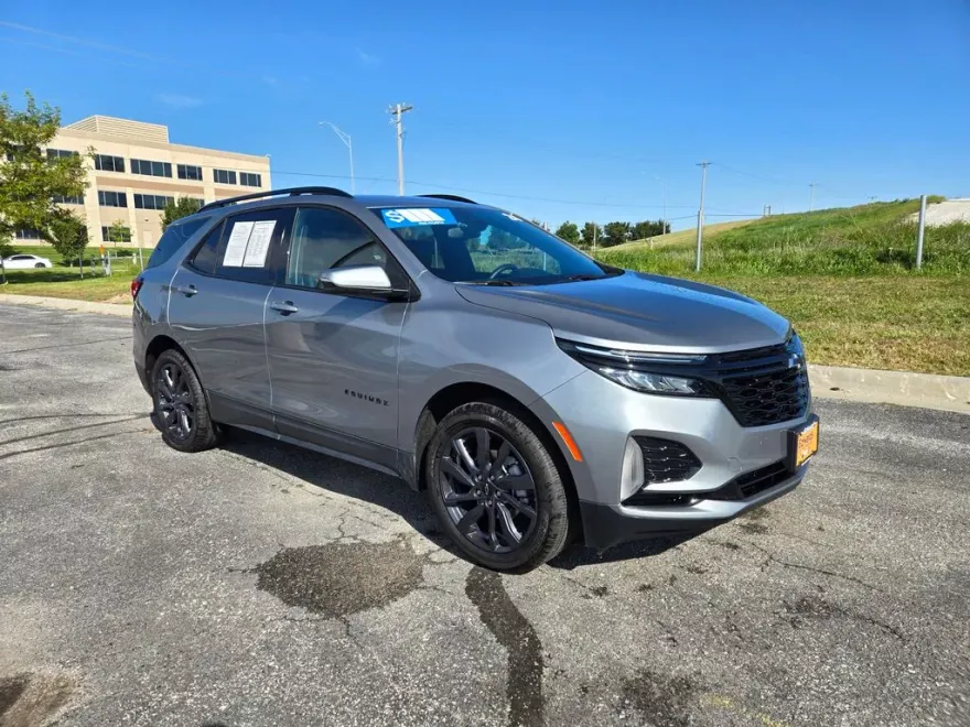 2024 Chevrolet Equinox RS photo 1