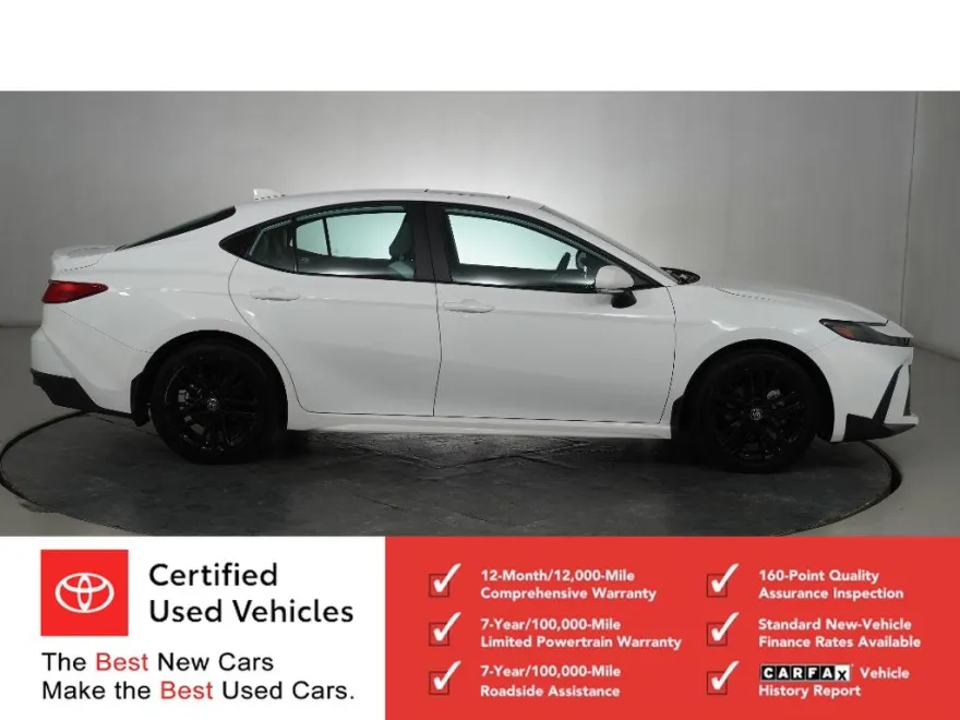 2025 Toyota Camry Hybrid SE photo 1