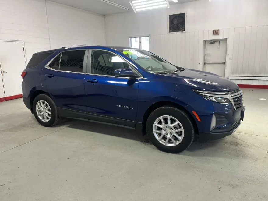 2022 Chevrolet Equinox LT photo 1