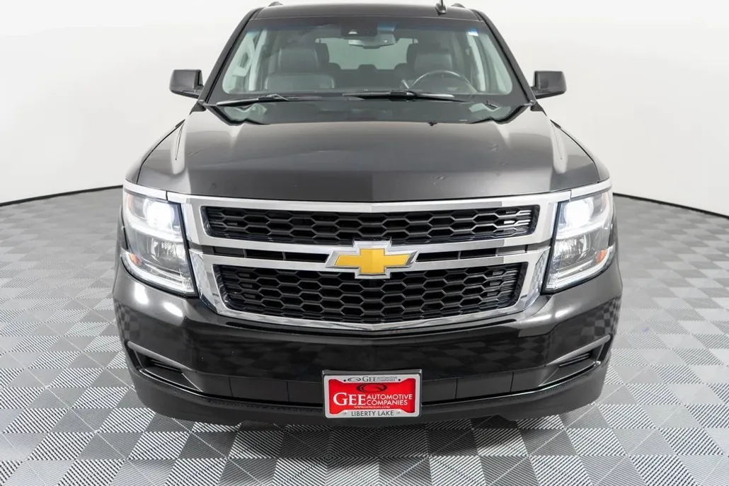 2017 Chevrolet Tahoe LT photo 1