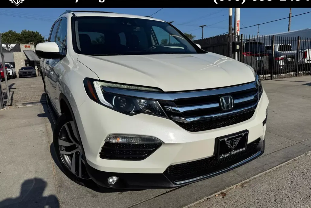 2017 Honda Pilot Elite photo 1
