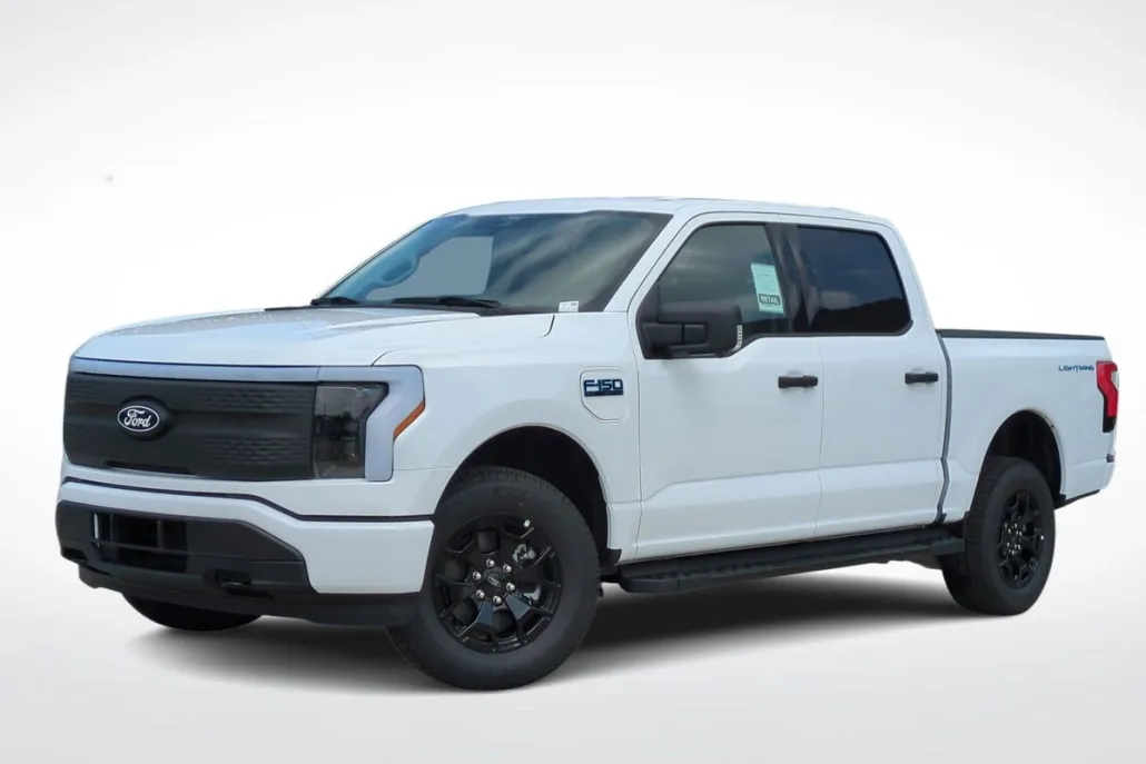 2025 Ford F-150 Lightning XLT photo 1
