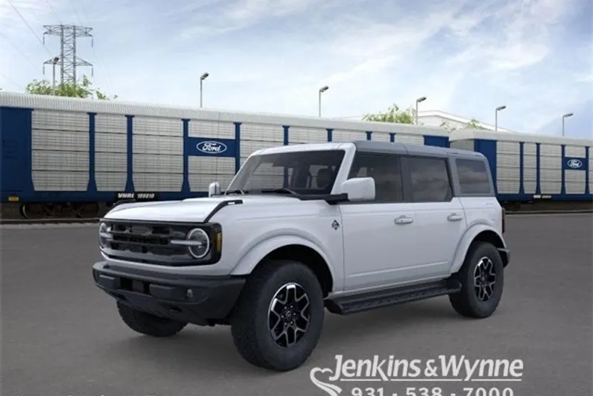 2025 Ford Bronco Outer Banks photo 1
