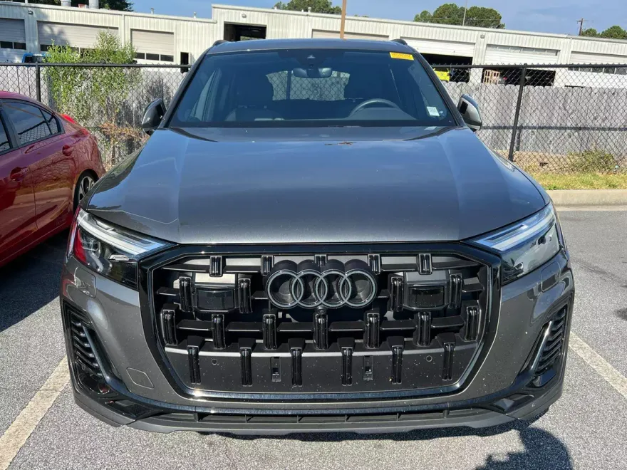 2025 Audi Q7 Premium Plus photo 1
