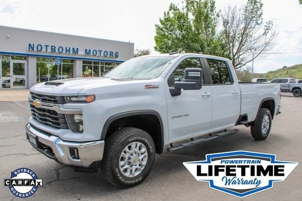 2024 Chevrolet Silverado 3500HD LT photo 1