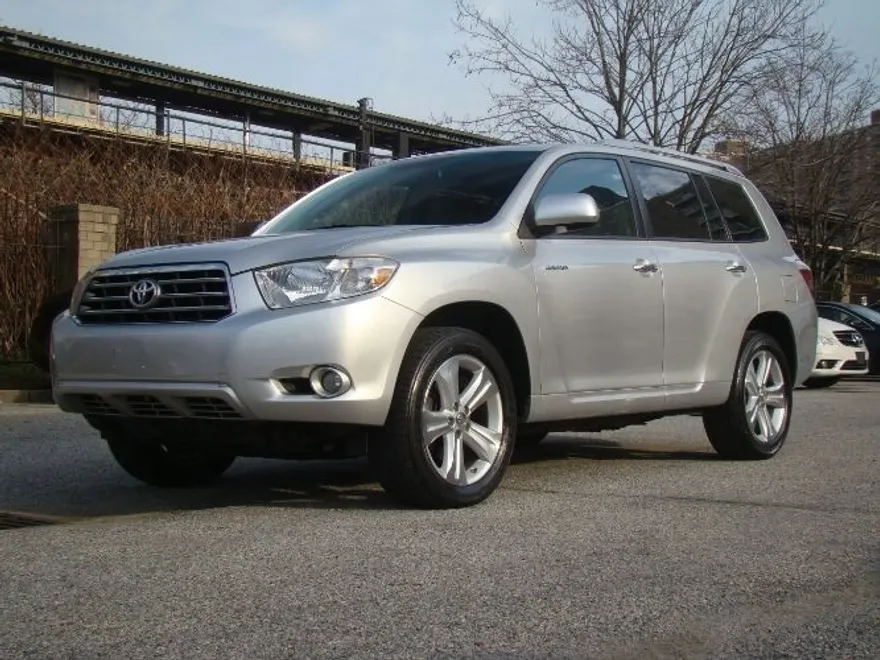 2010 Toyota Highlander Limited photo 1