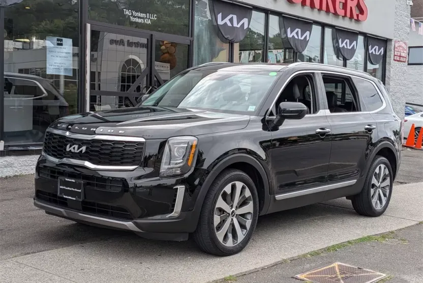 2022 Kia Telluride S photo 1