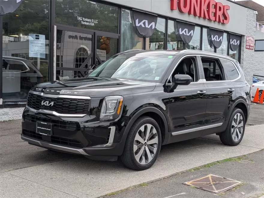 2022 Kia Telluride S photo 1