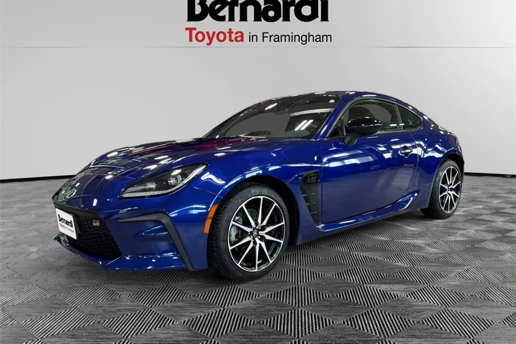2025 Toyota GR86 Base photo 1