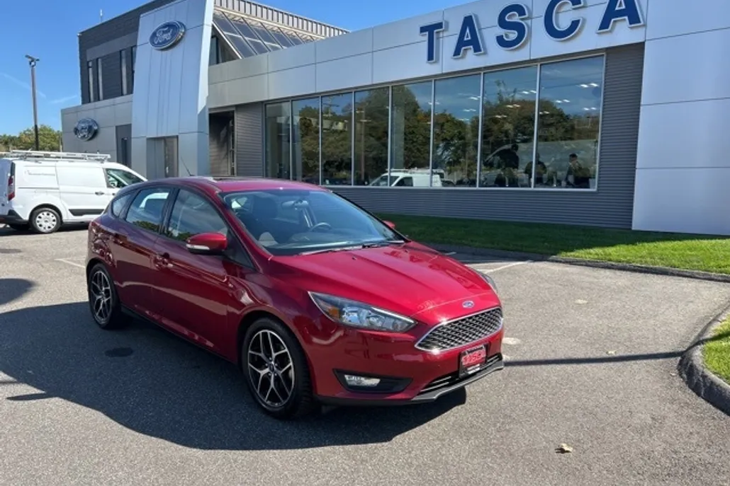 2017 Ford Focus SEL photo 1