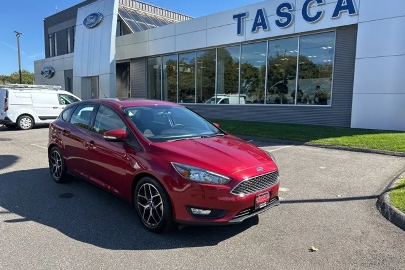2017 Ford Focus SEL photo 1