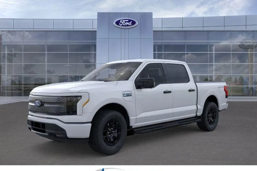 2025 Ford F-150 Lightning XLT photo 1