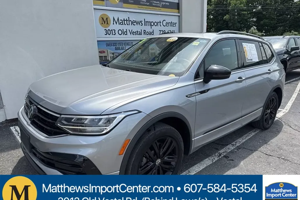 2022 Volkswagen Tiguan SE R-Line Black photo 1