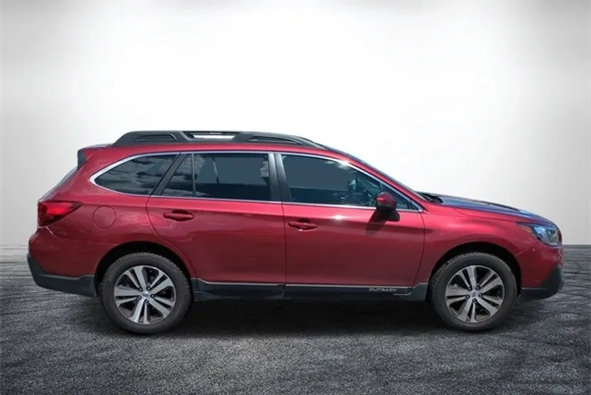 2019 Subaru Outback 2.5i Limited photo 1