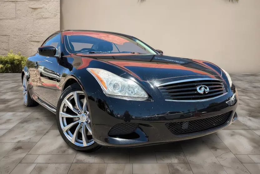 2010 Infiniti G37 Convertible Sport photo 1