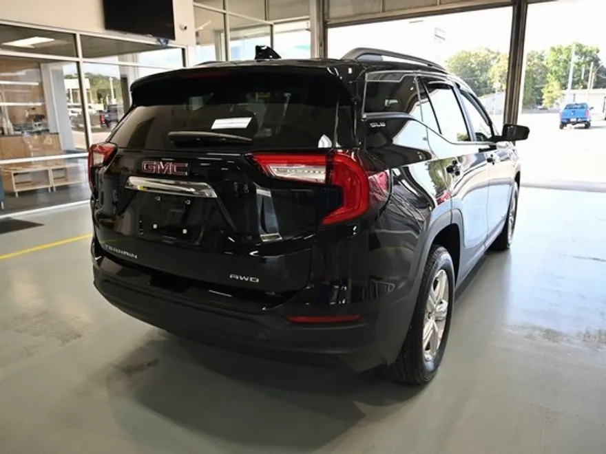 2024 Gmc Terrain SLE photo 1