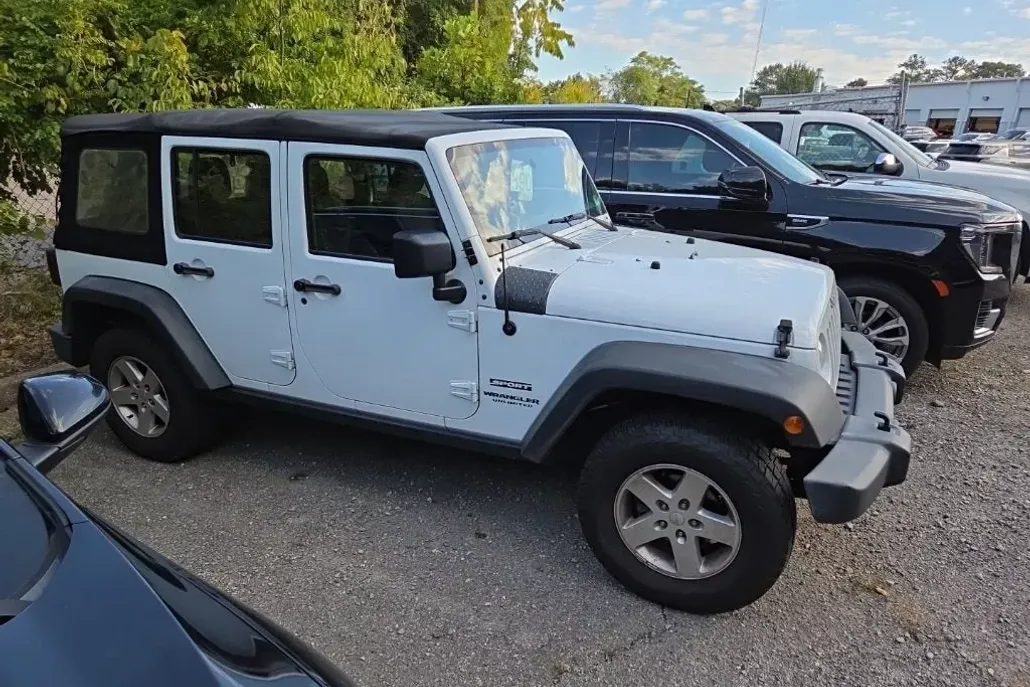 2015 Jeep Wrangler Unlimited Sport photo 1