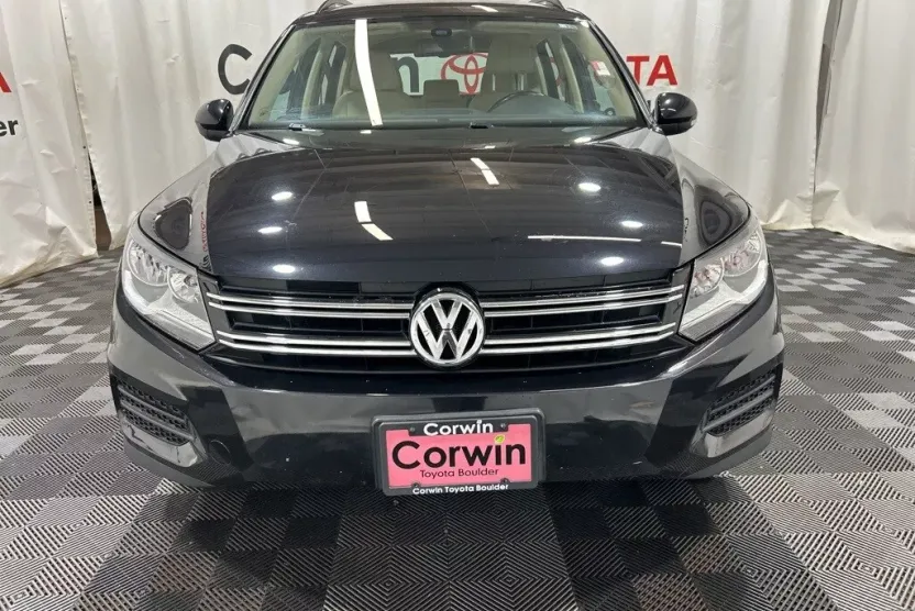 2016 Volkswagen Tiguan S photo 1