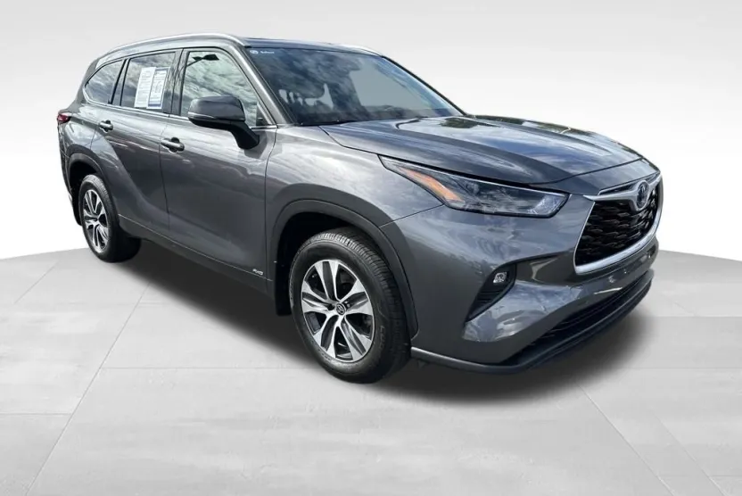 2022 Toyota Highlander Hybrid XLE photo 1