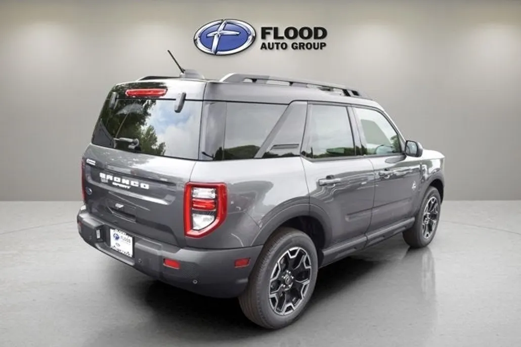 2025 Ford Bronco Sport Outer Banks photo 1
