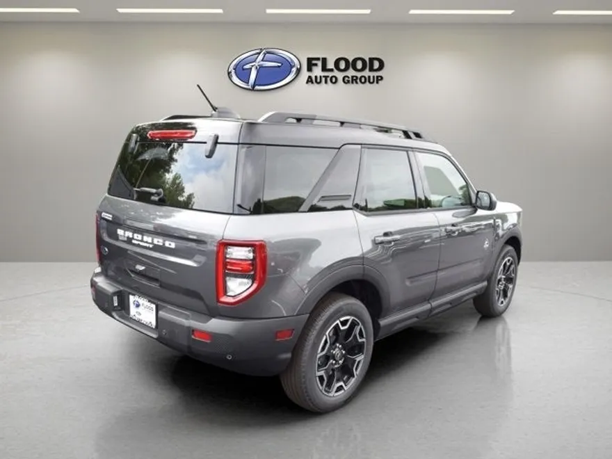 2025 Ford Bronco Sport Outer Banks photo 1