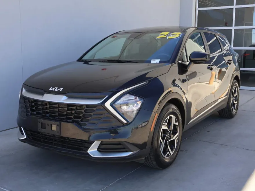 2023 Kia Sportage LX photo 1