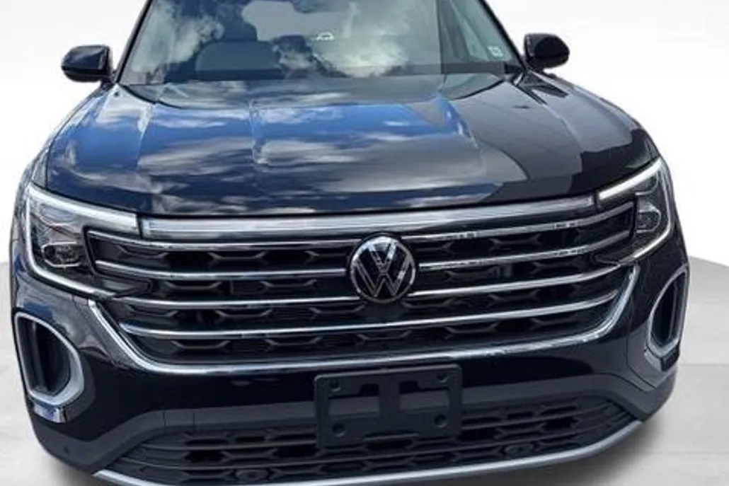 2026 Volkswagen Atlas SE Technology photo 1