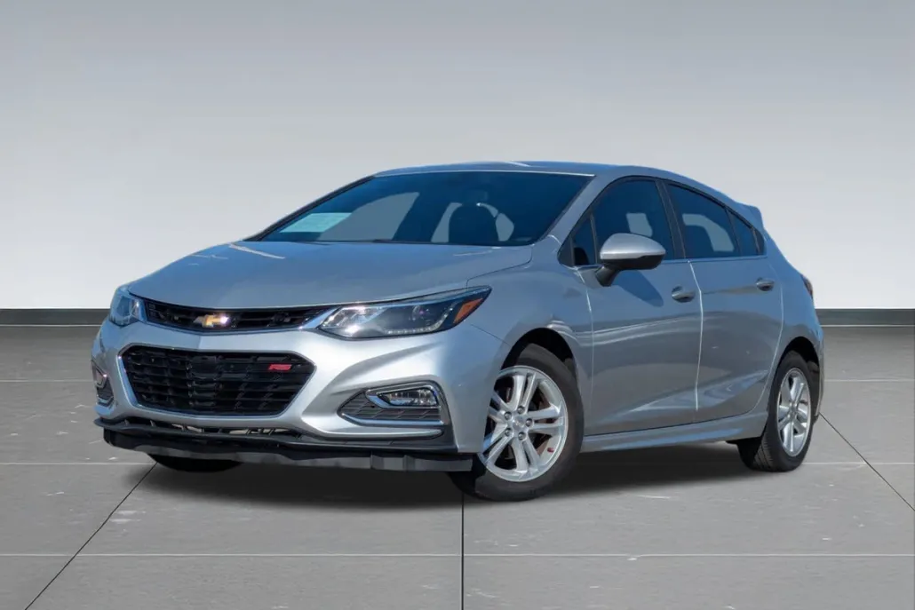 2017 Chevrolet Cruze LT photo 1