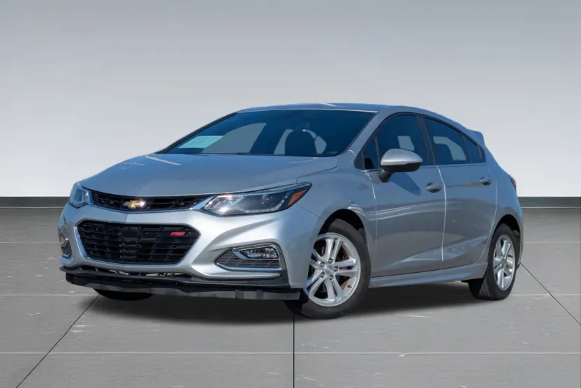 2017 Chevrolet Cruze LT photo 1