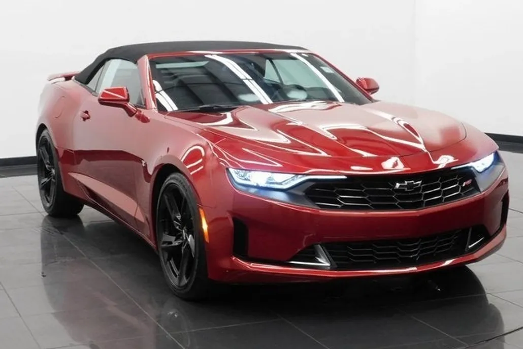 2023 Chevrolet Camaro 2LT photo 1