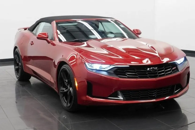 2023 Chevrolet Camaro 2LT photo 1